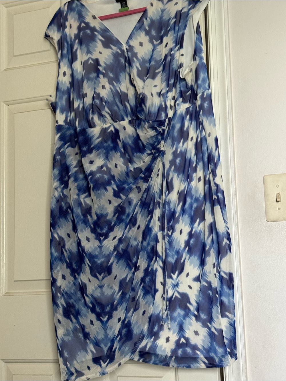 Alfani Cream Top with Green and Pink Trim Size 24W, Great Condition